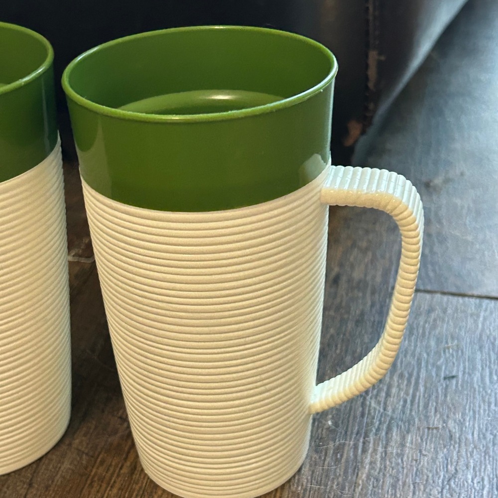 2 Vintage Thermo-Temp Raffiaware 6in Tall Mug Green Ivory Mallory Randall USA - Picture 2 of 6